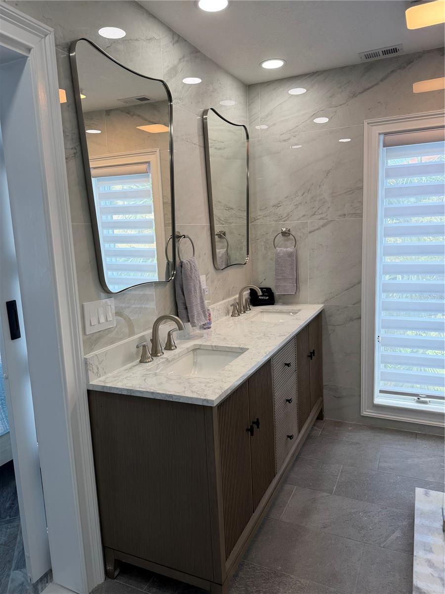 887 S GULFVIEW BLVD — photo 11