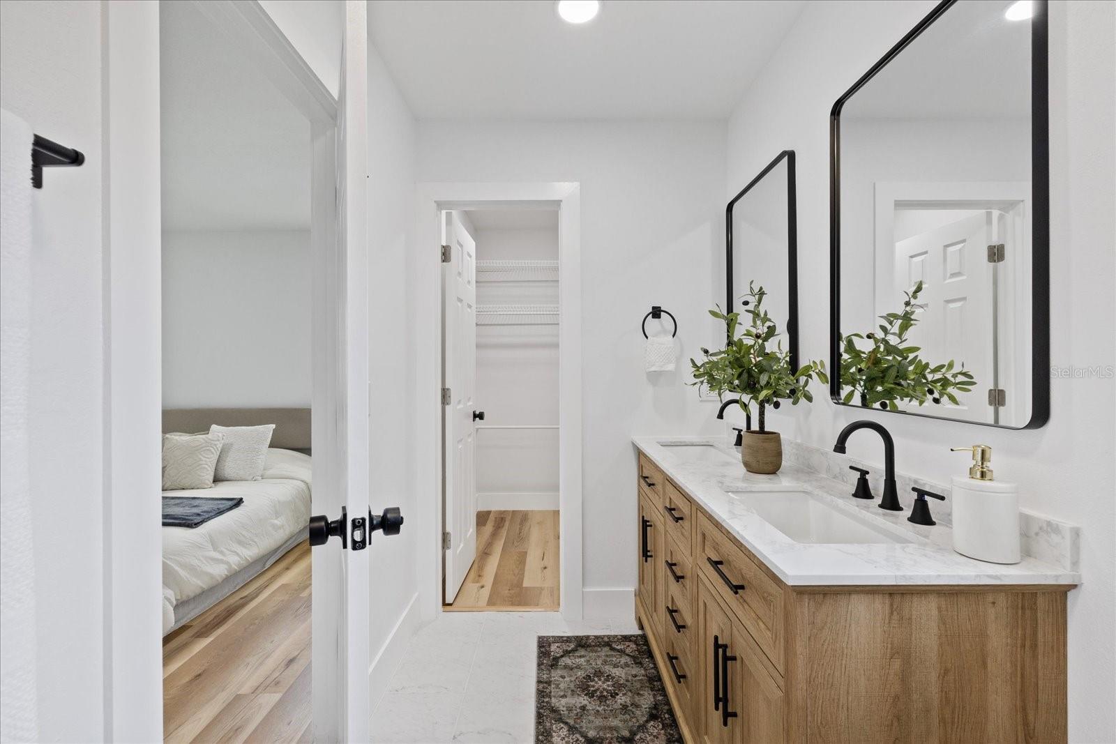 2928 FOREST CIR — photo 30