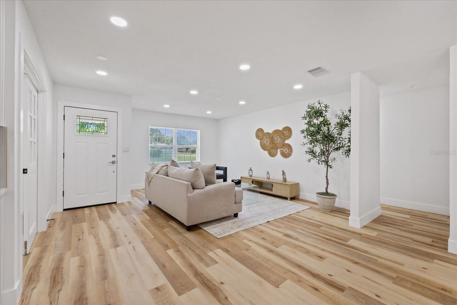 2928 FOREST CIR — photo 9