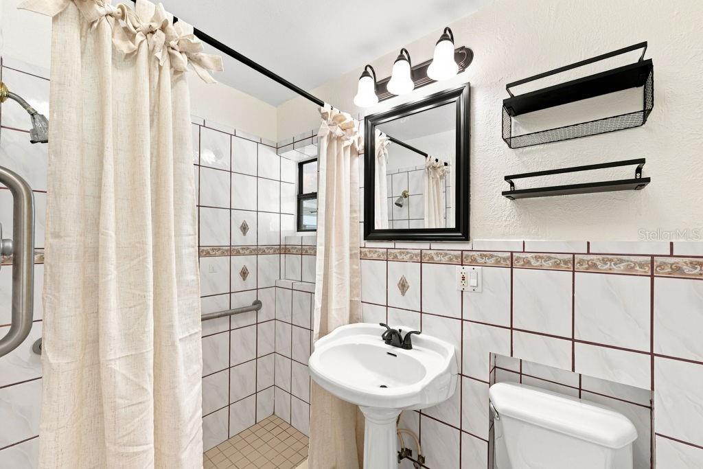 7810 CHAPEL AVE — photo 33