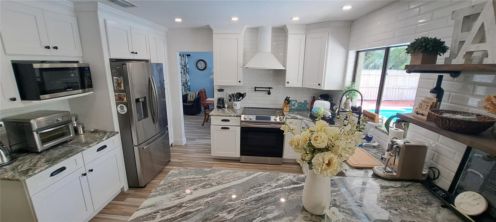 11414 COUNTRY OAKS DR — photo 8