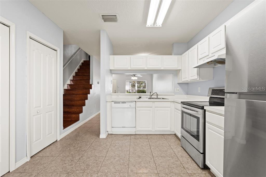 2369 LAKE WOODBERRY CIR — photo 3