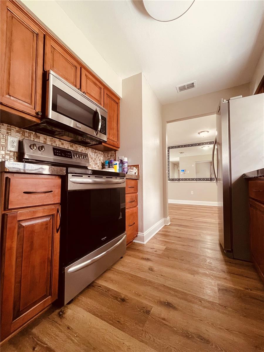 3210 LAUREL LN — photo 22