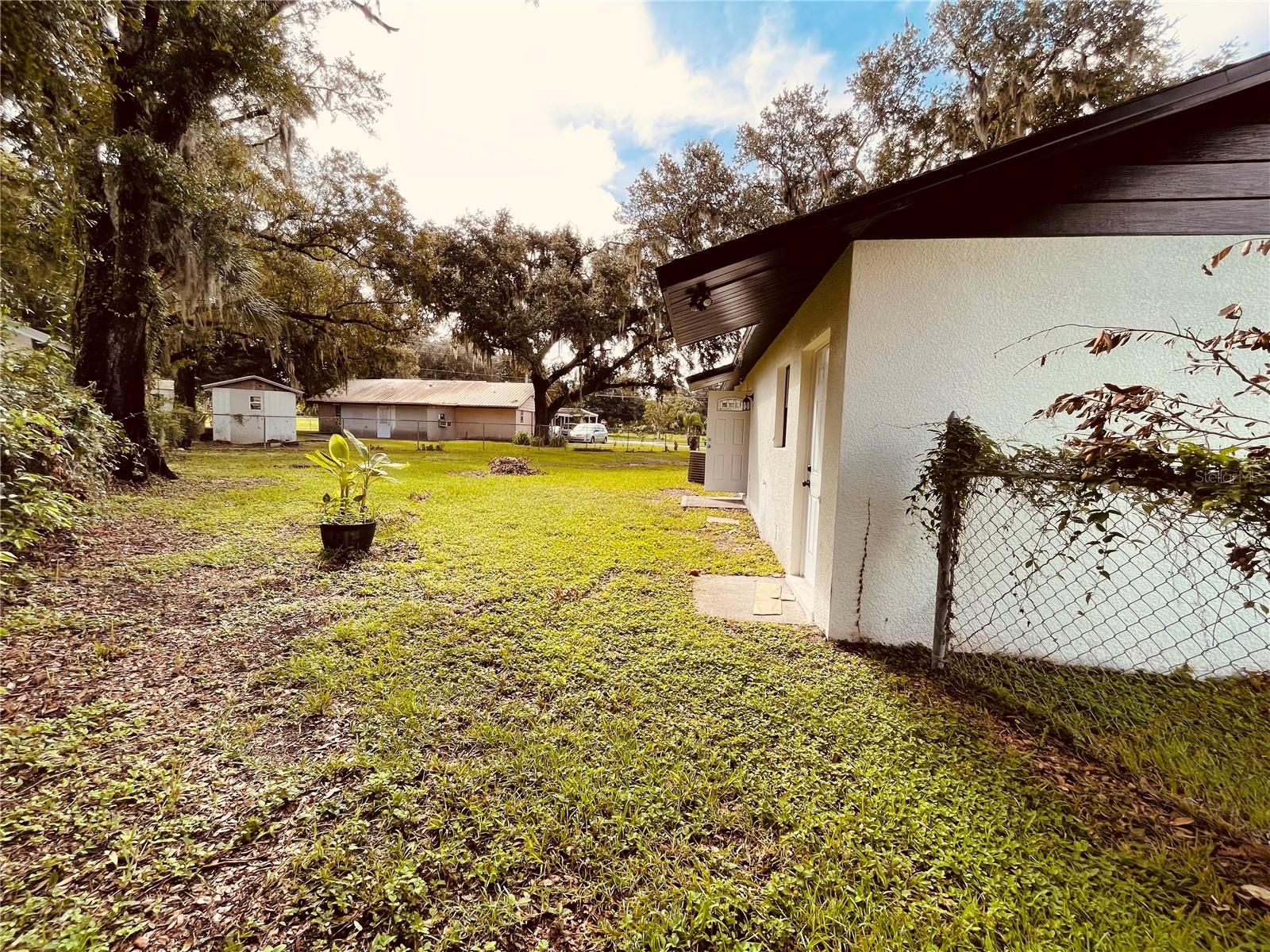 3210 LAUREL LN — photo 33