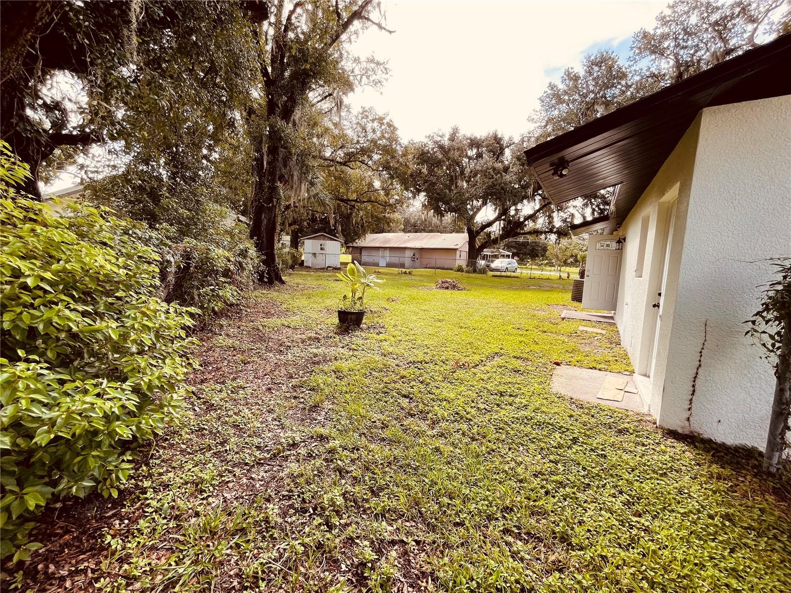 3210 LAUREL LN — photo 32