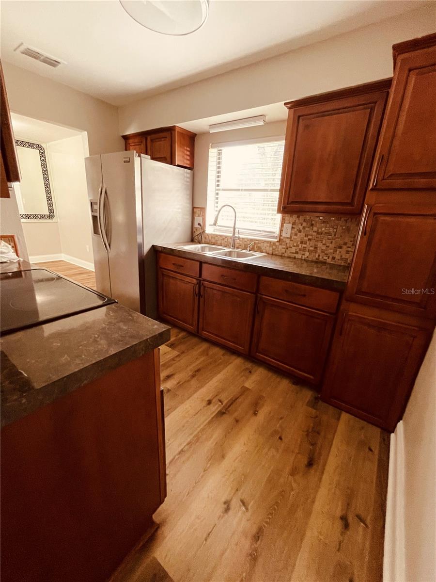 3210 LAUREL LN — photo 21