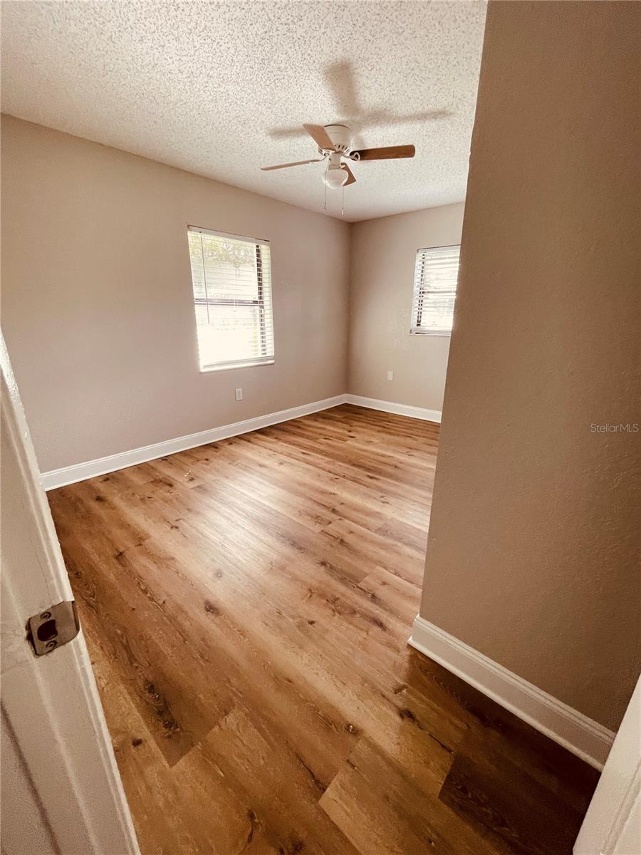3210 LAUREL LN — photo 12