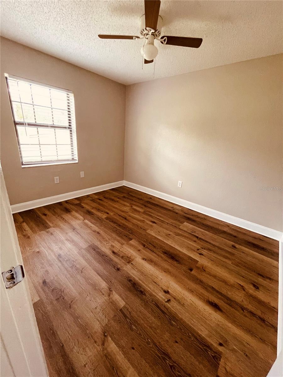 3210 LAUREL LN — photo 17