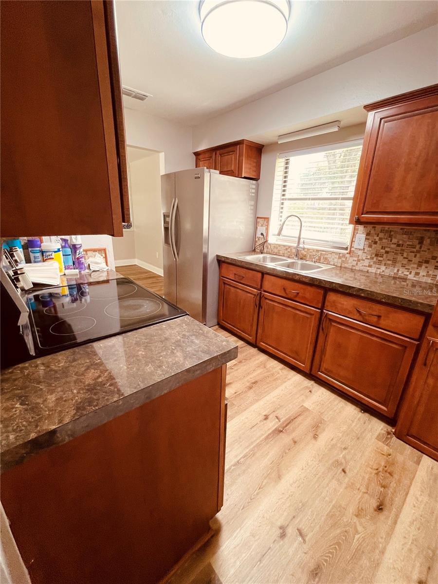 3210 LAUREL LN — photo 26