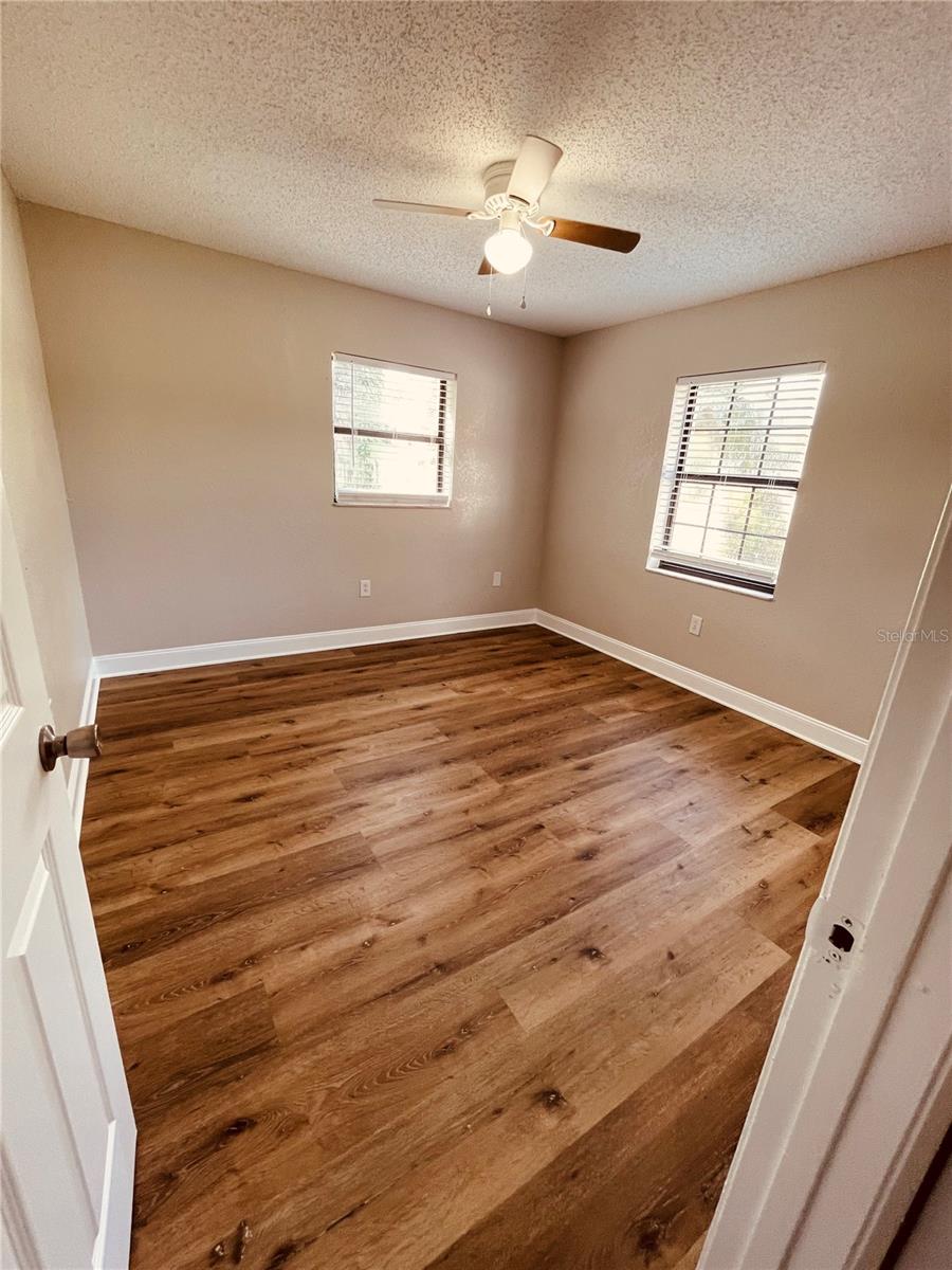 3210 LAUREL LN — photo 14