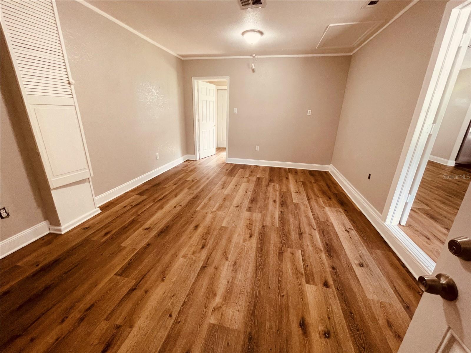 3210 LAUREL LN — photo 7