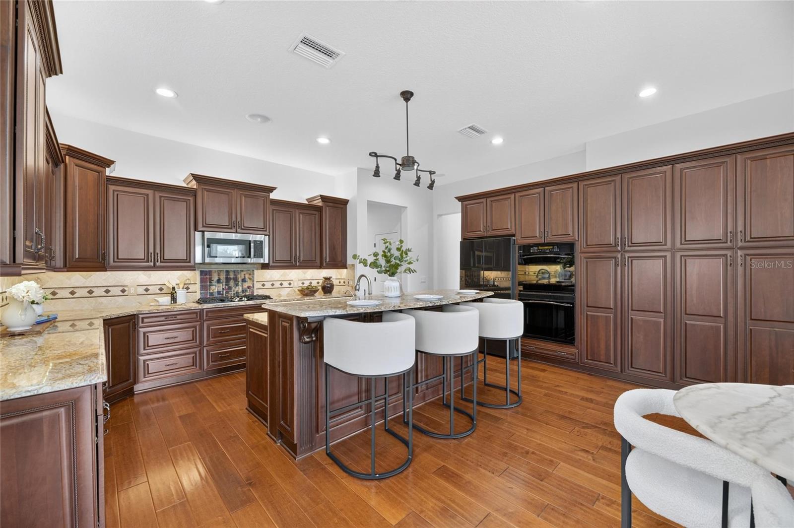 715 ISLEBAY DR — photo 47