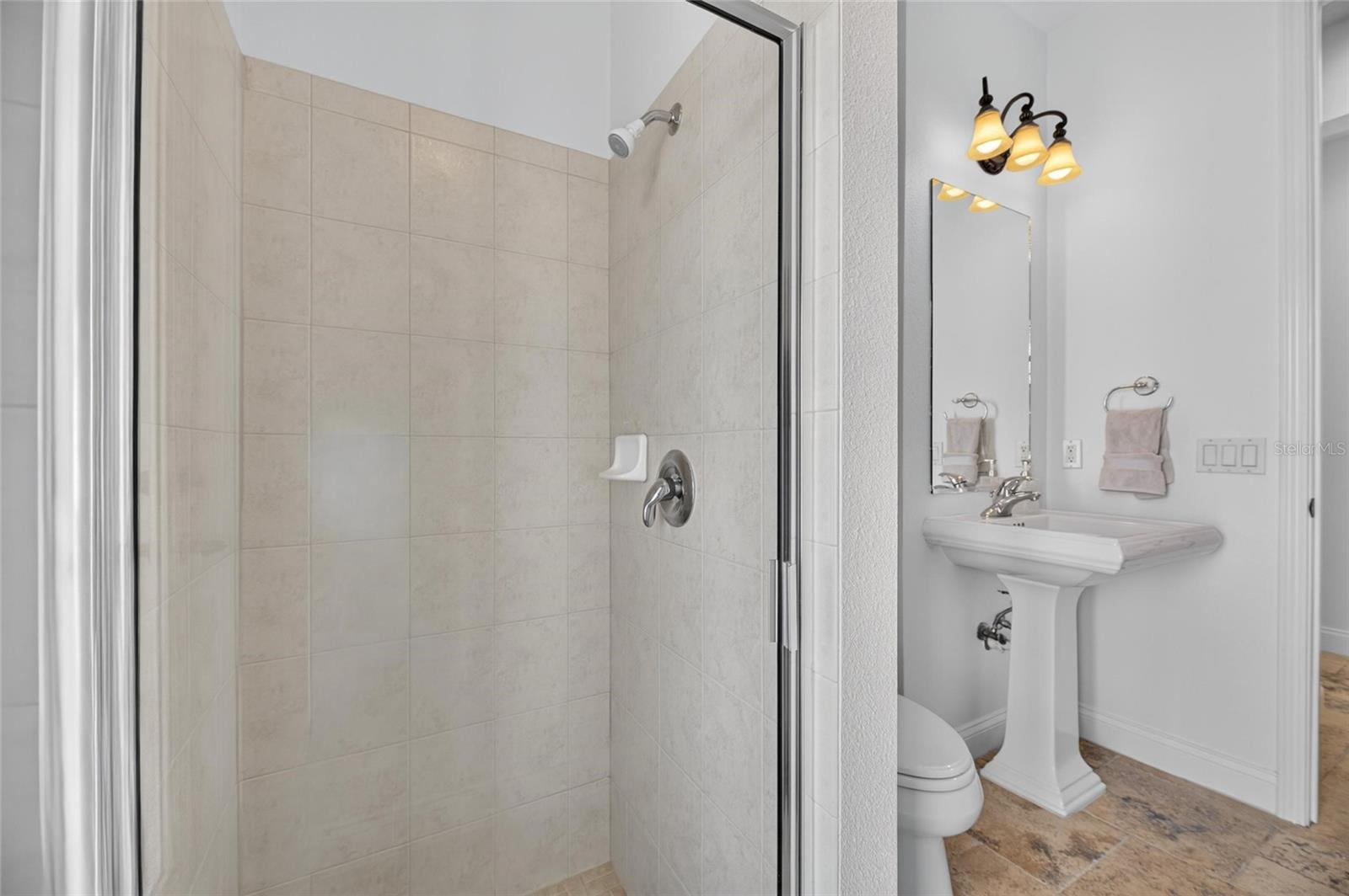 715 ISLEBAY DR — photo 43