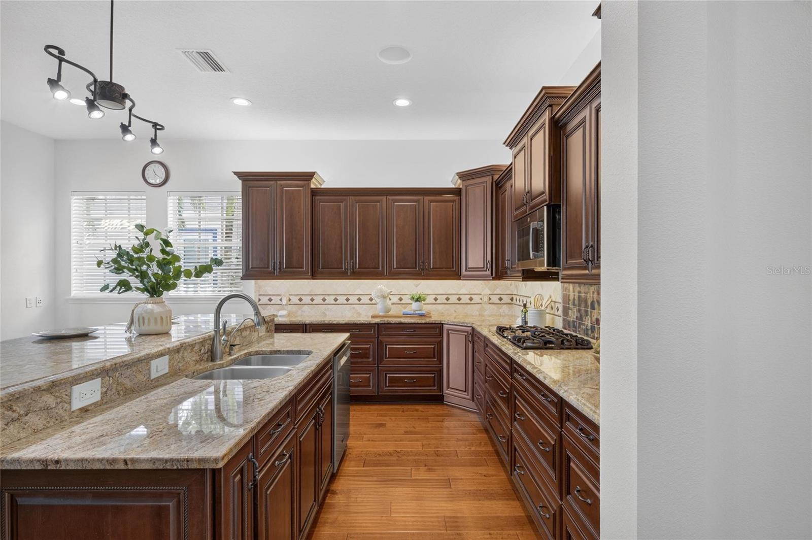 715 ISLEBAY DR — photo 51