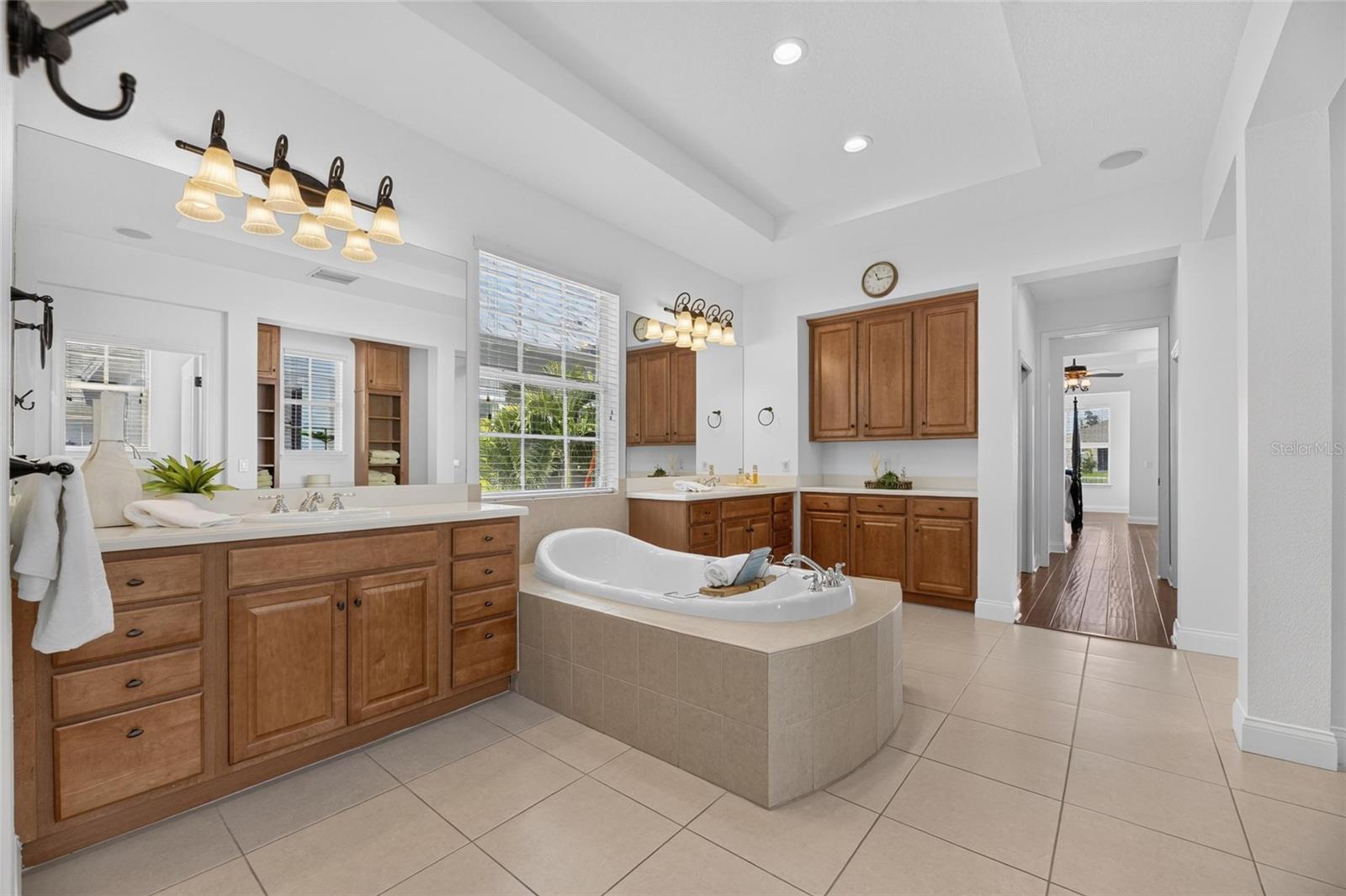 715 ISLEBAY DR — photo 40