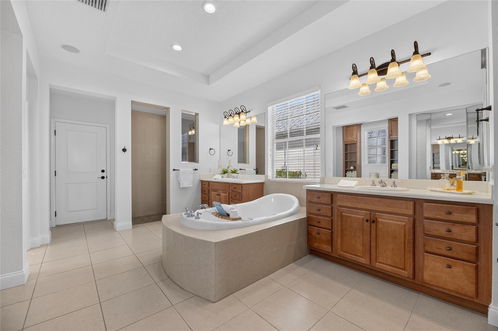 715 ISLEBAY DR — photo 37