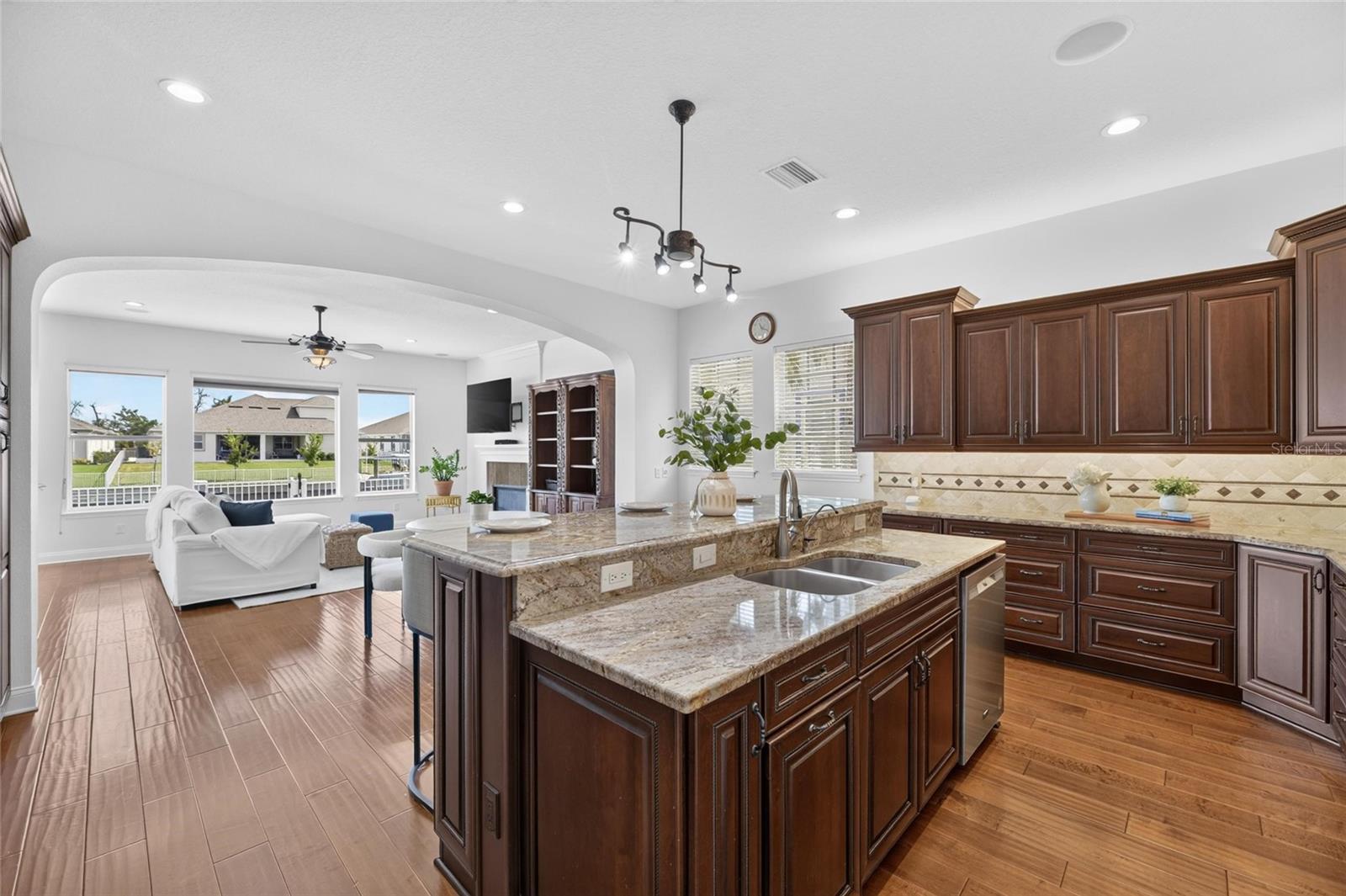 715 ISLEBAY DR — photo 44