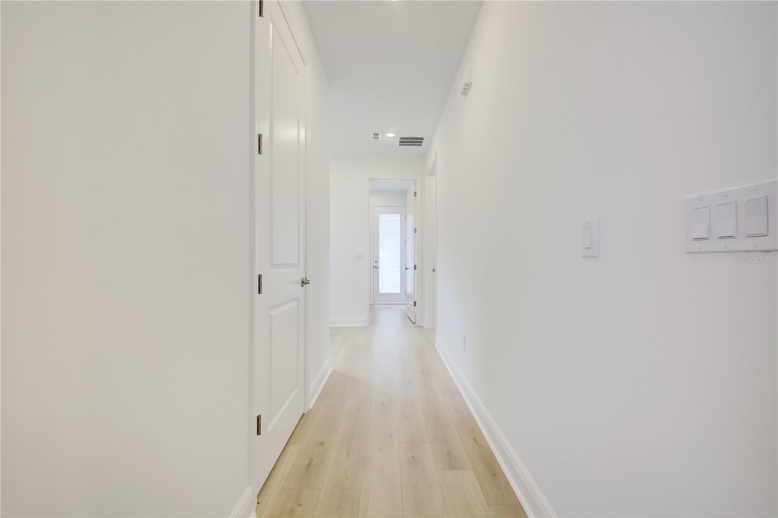 9131 WALCOTT LN — photo 24