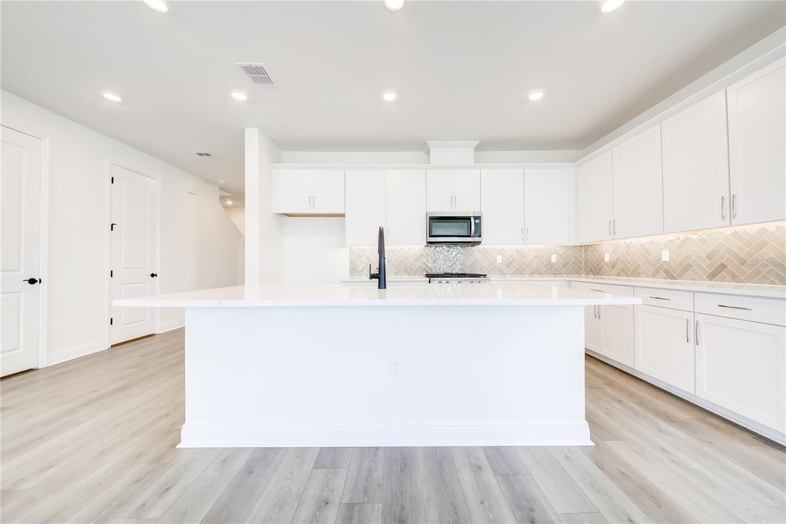 9116 WALCOTT LN — photo 14