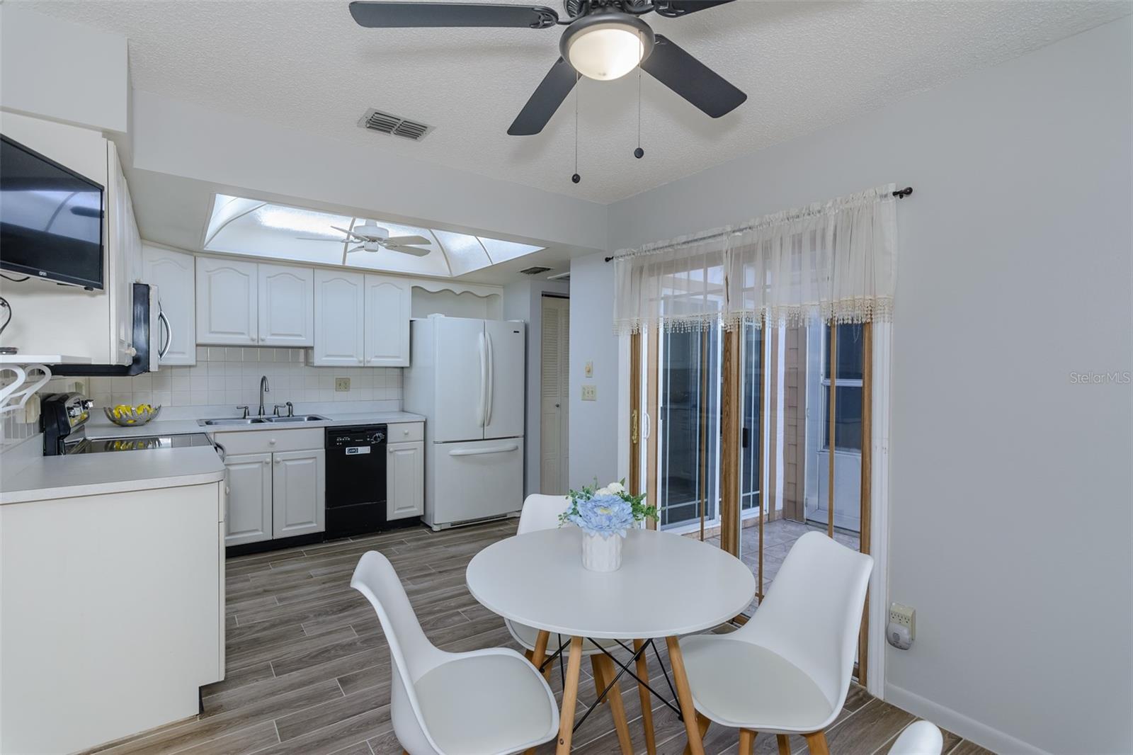 1139 ORANGE TREE CIR E #A — photo 7