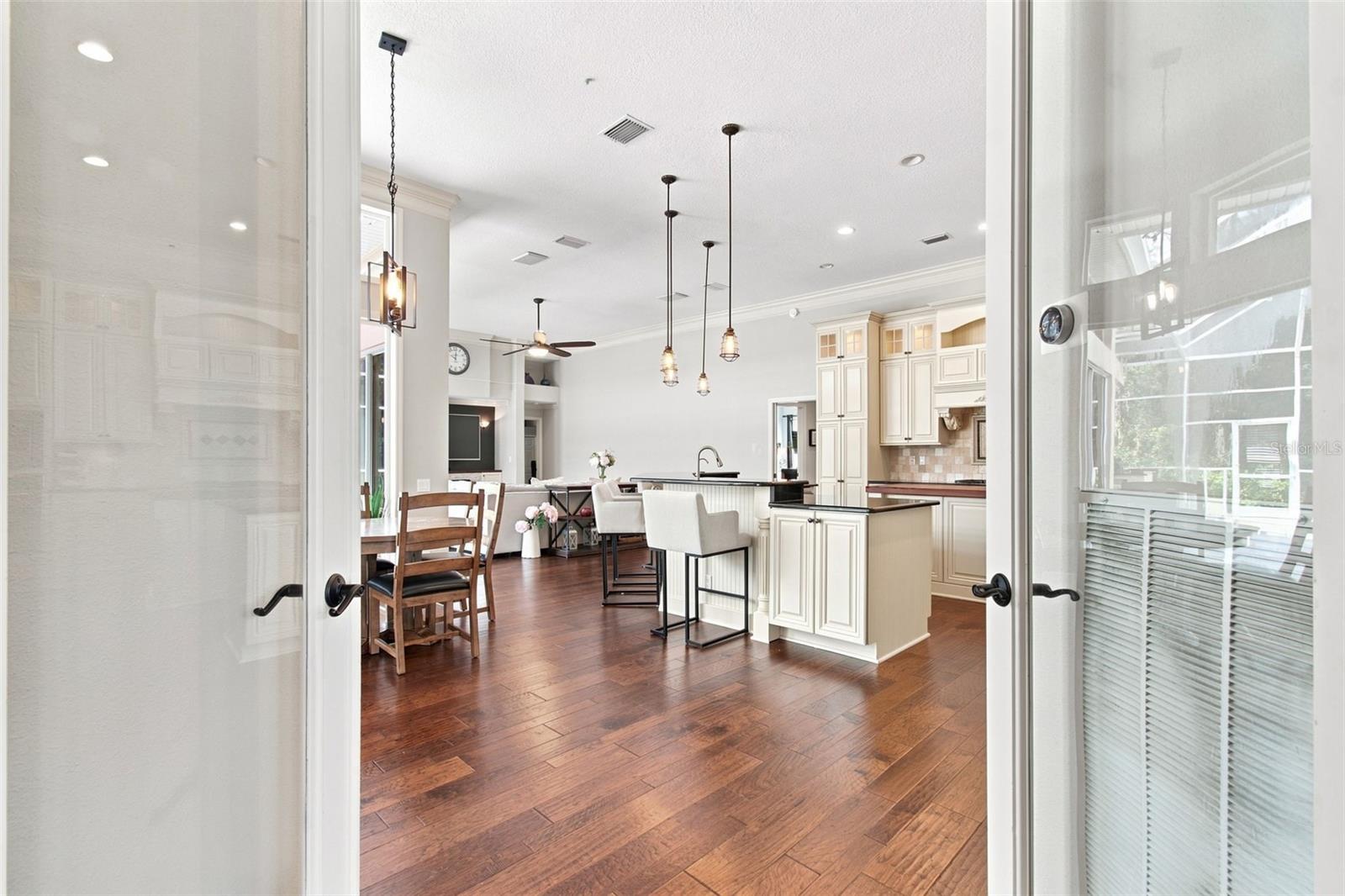9212 PINE ISLAND CT — photo 11