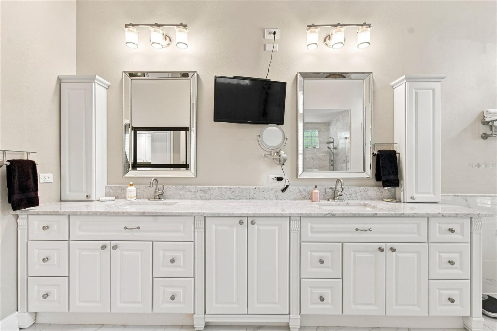9212 PINE ISLAND CT — photo 32