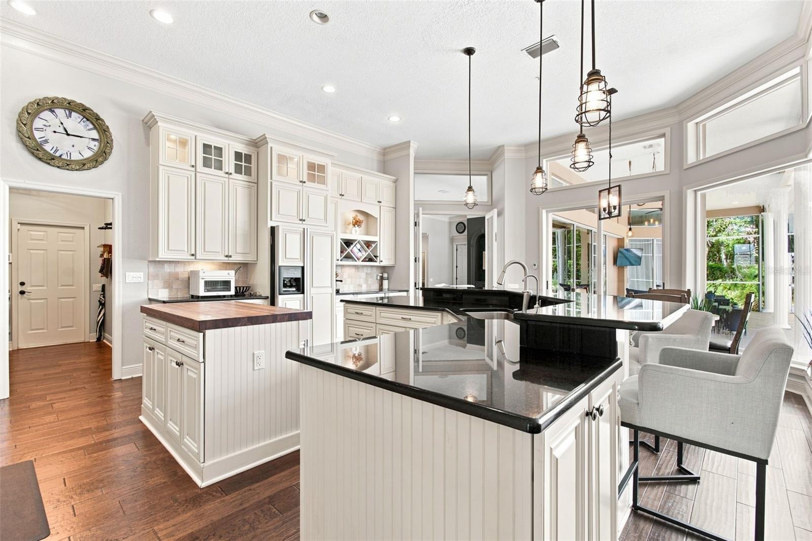 9212 PINE ISLAND CT — photo 16