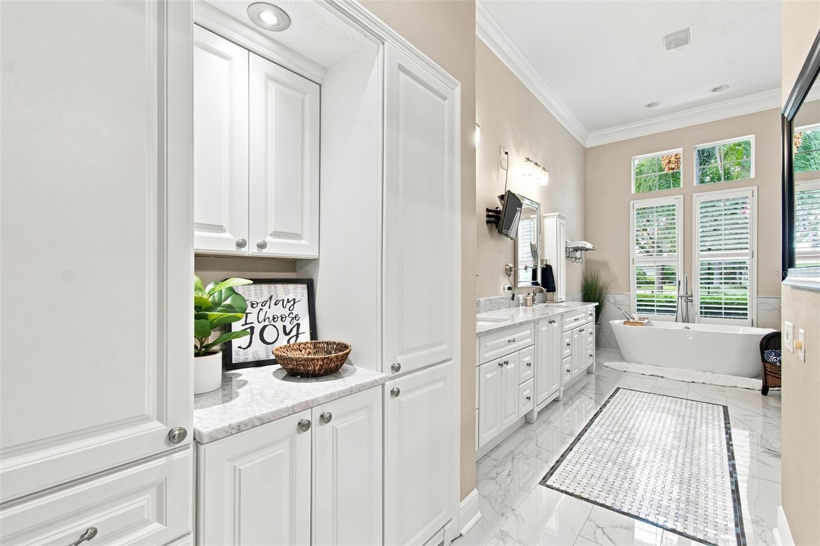 9212 PINE ISLAND CT — photo 28