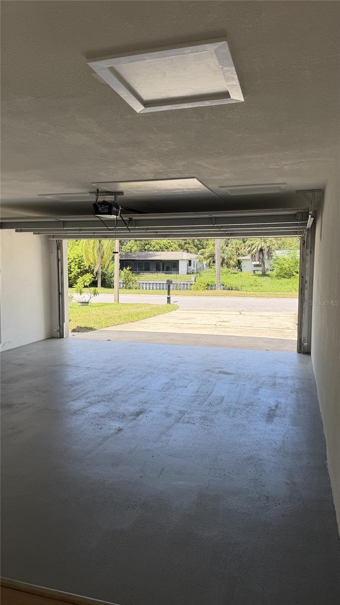 1421 HEATHER DR — photo 16