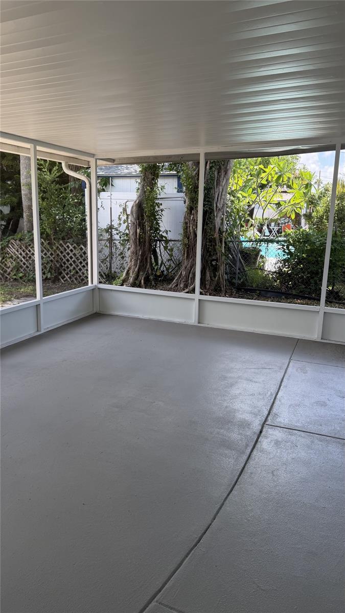1421 HEATHER DR — photo 13