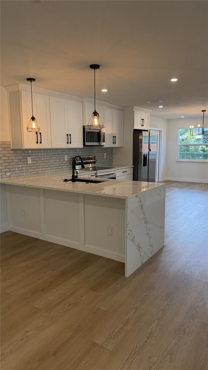 1421 HEATHER DR — photo 2