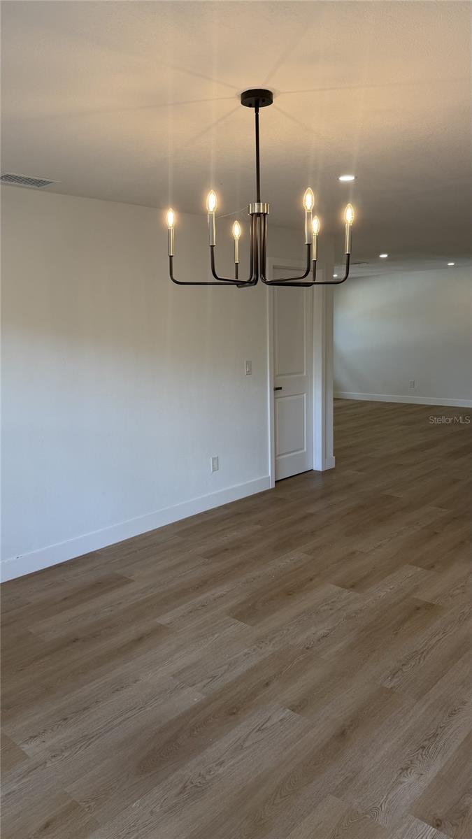 1421 HEATHER DR — photo 4