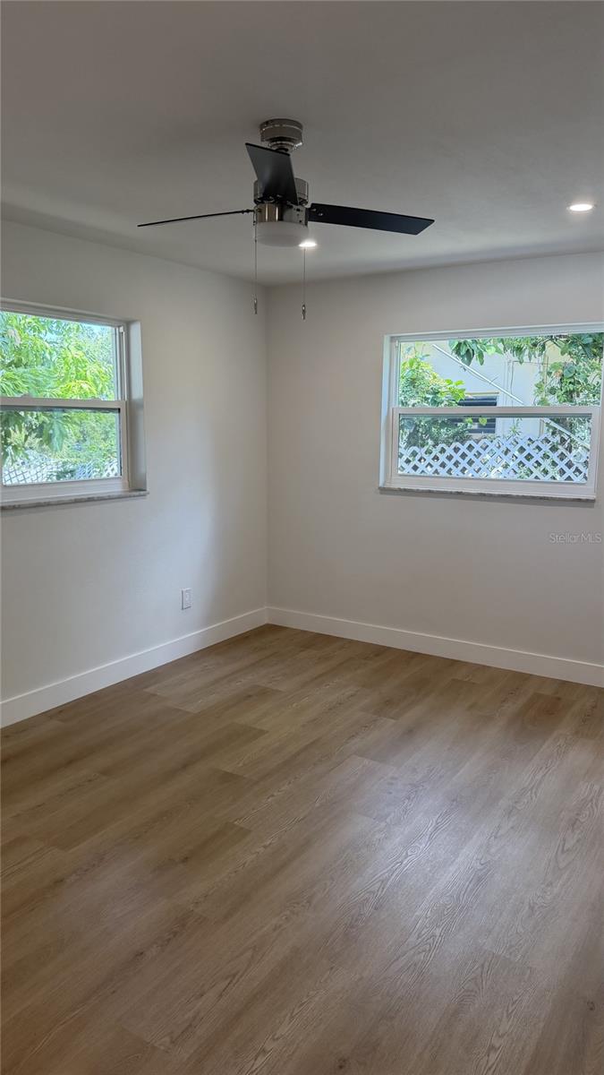 1421 HEATHER DR — photo 11