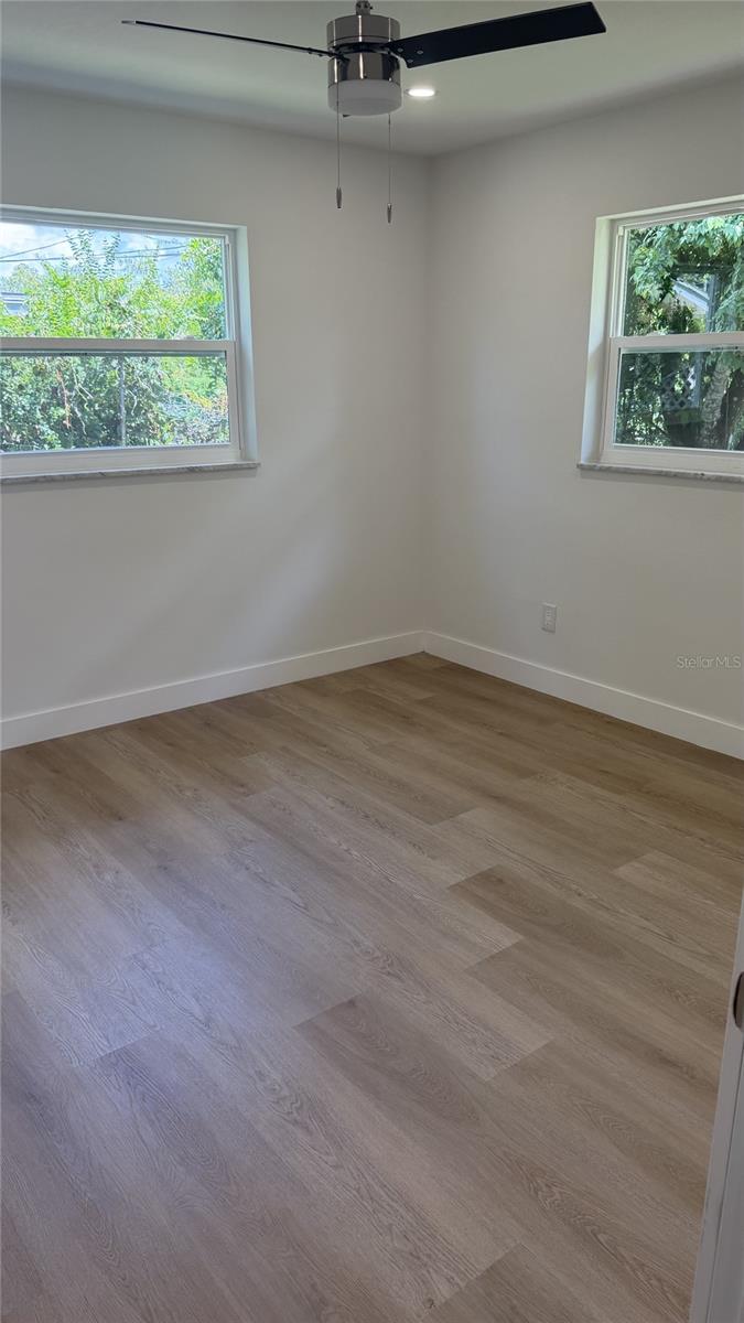 1421 HEATHER DR — photo 9