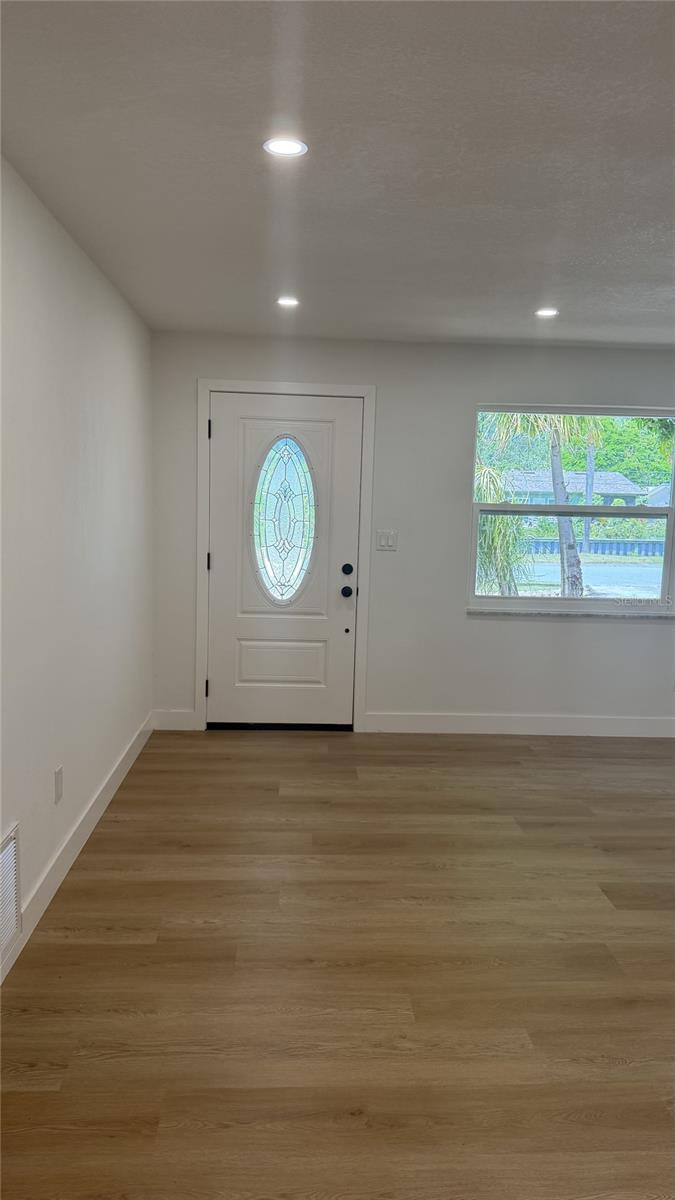 1421 HEATHER DR — photo 7