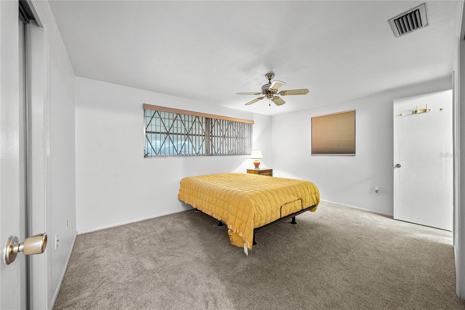 3410 COLUMBUS DR — photo 19