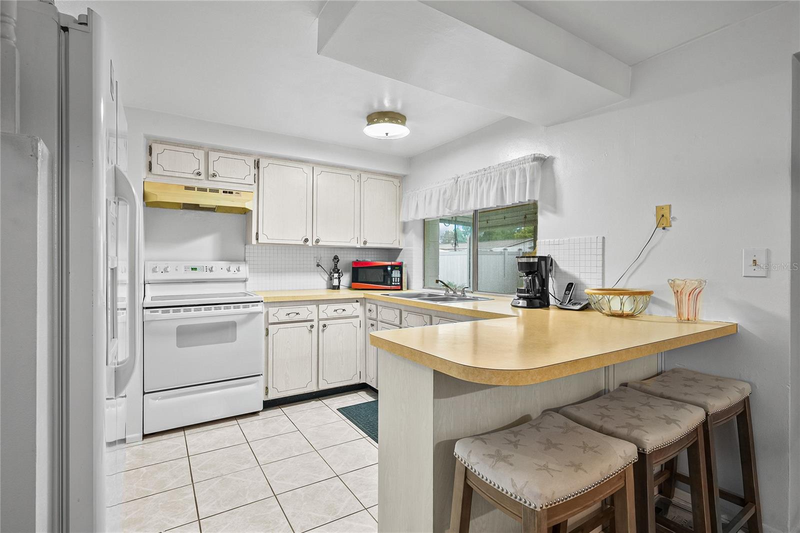 3410 COLUMBUS DR — photo 10