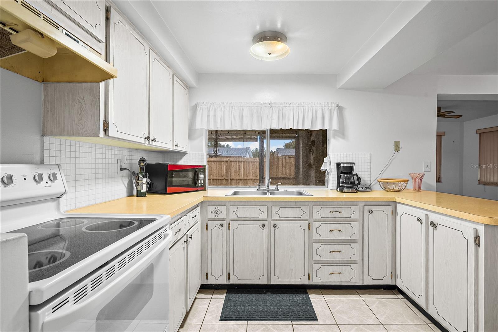 3410 COLUMBUS DR — photo 12