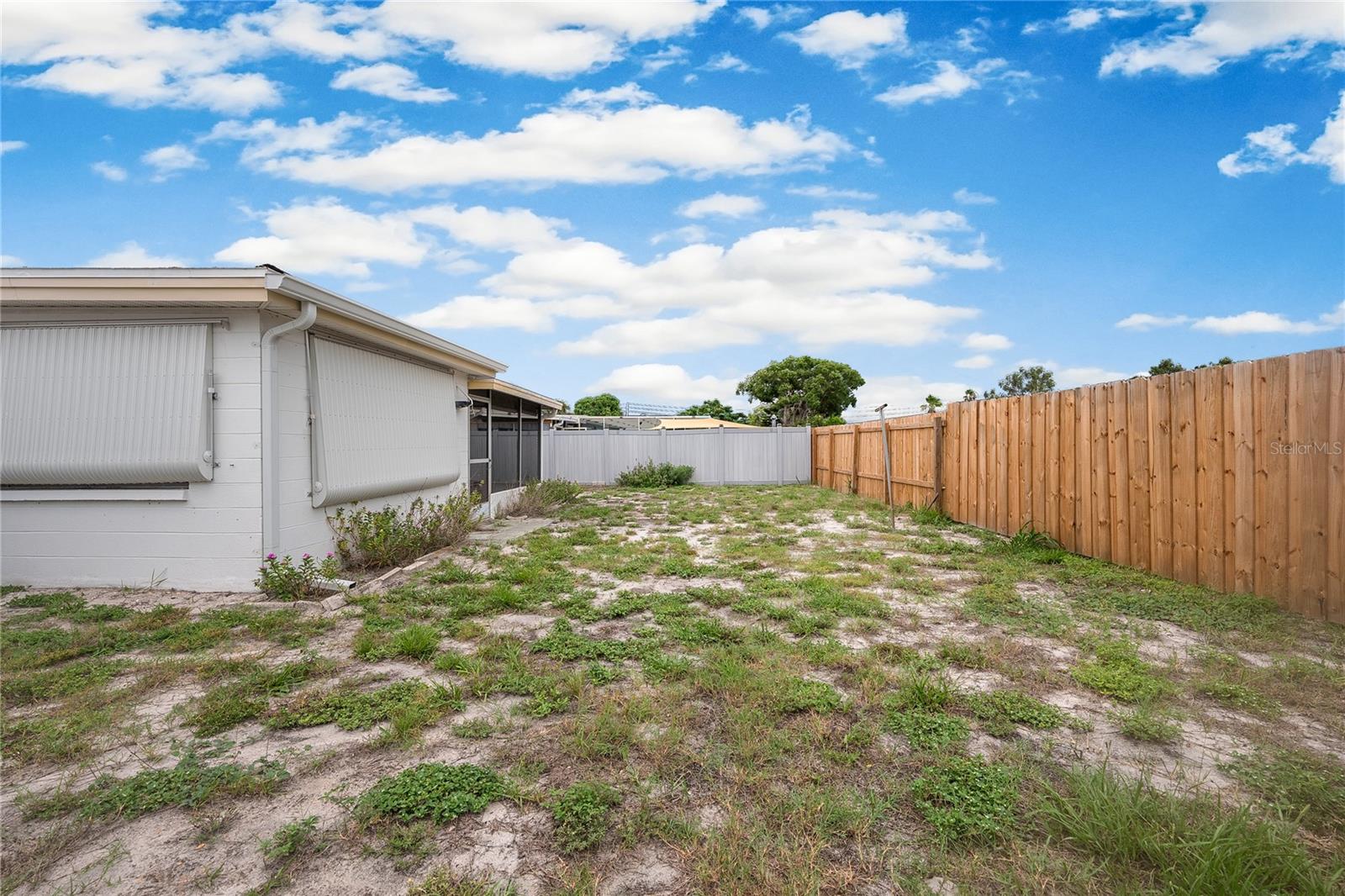 3410 COLUMBUS DR — photo 31