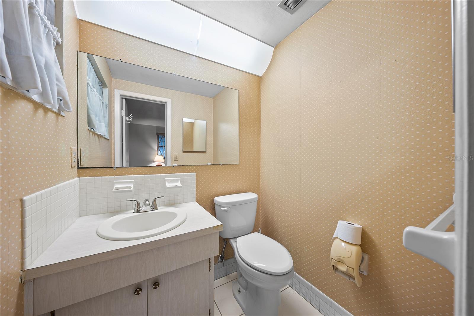3410 COLUMBUS DR — photo 21