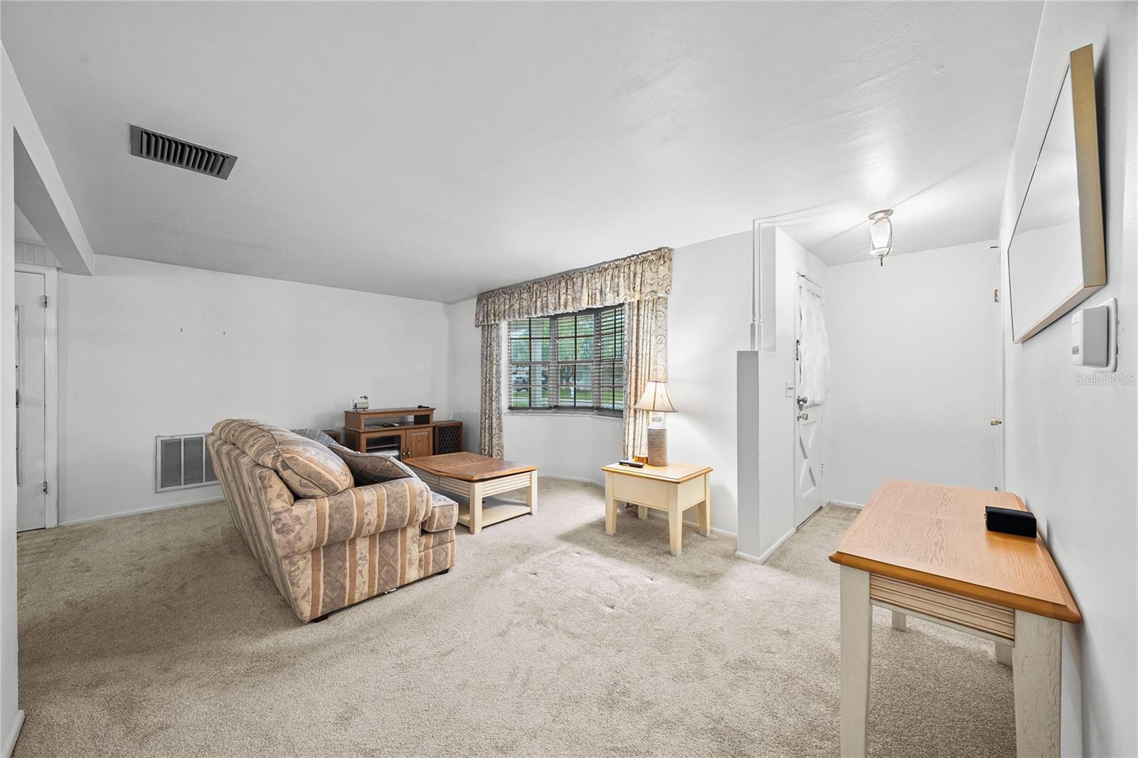 3410 COLUMBUS DR — photo 6