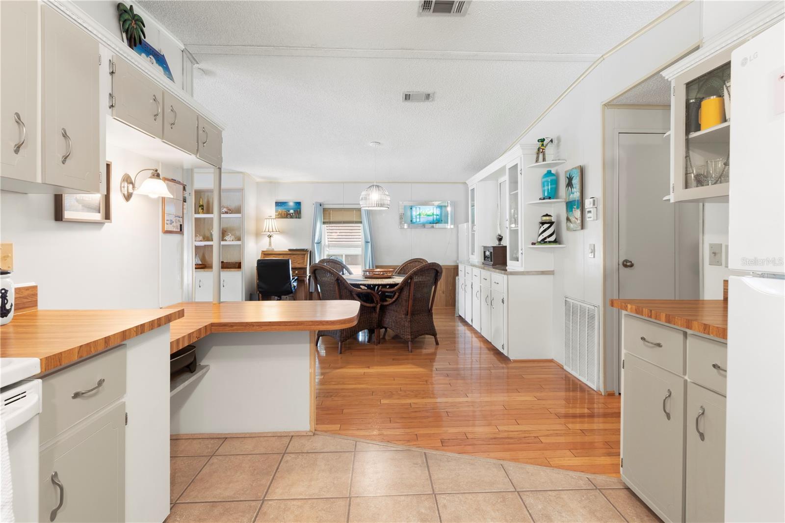 78 EAGLE CIR — photo 32