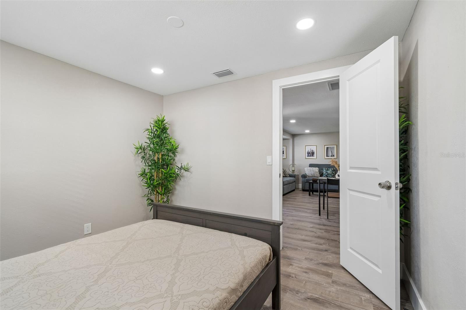 4906 W CLEVELAND ST — photo 31