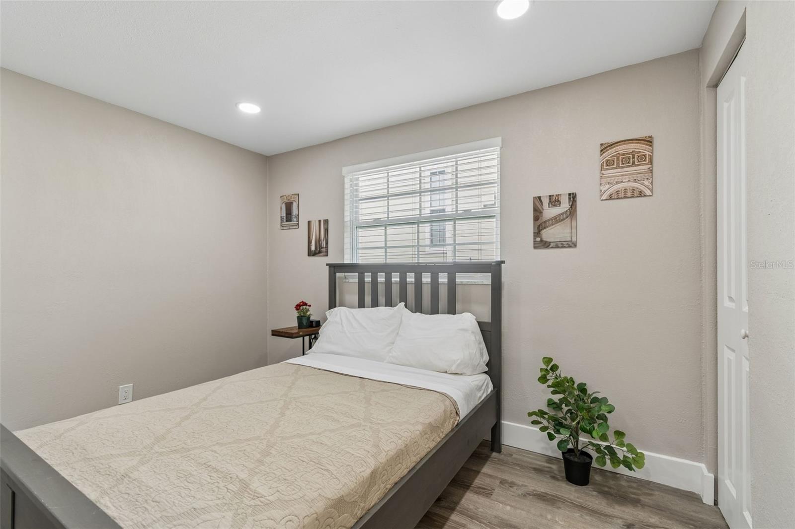 4906 W CLEVELAND ST — photo 32