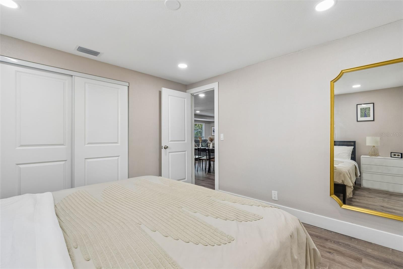 4906 W CLEVELAND ST — photo 37
