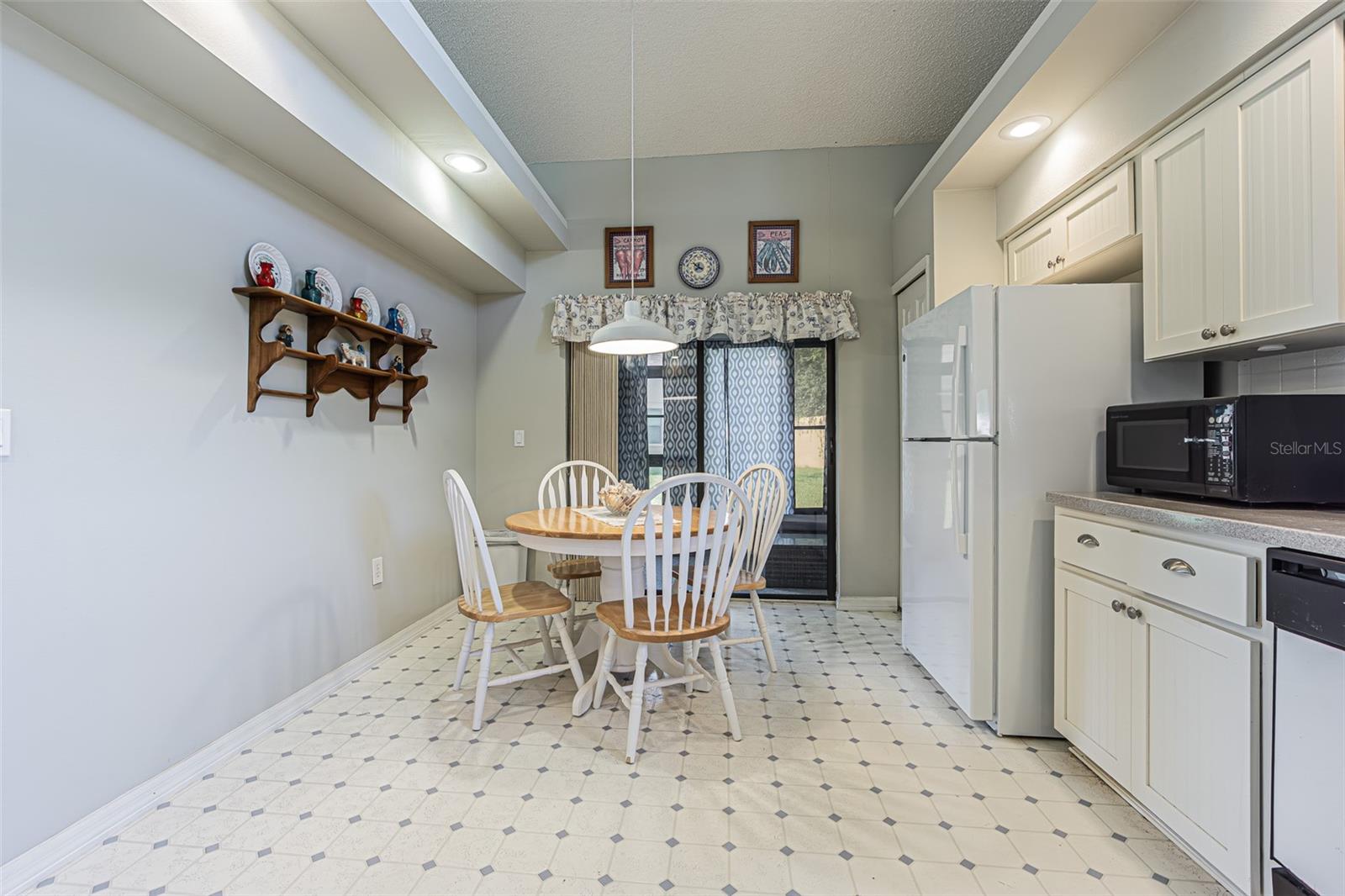 13837 LEROUX DR — photo 5