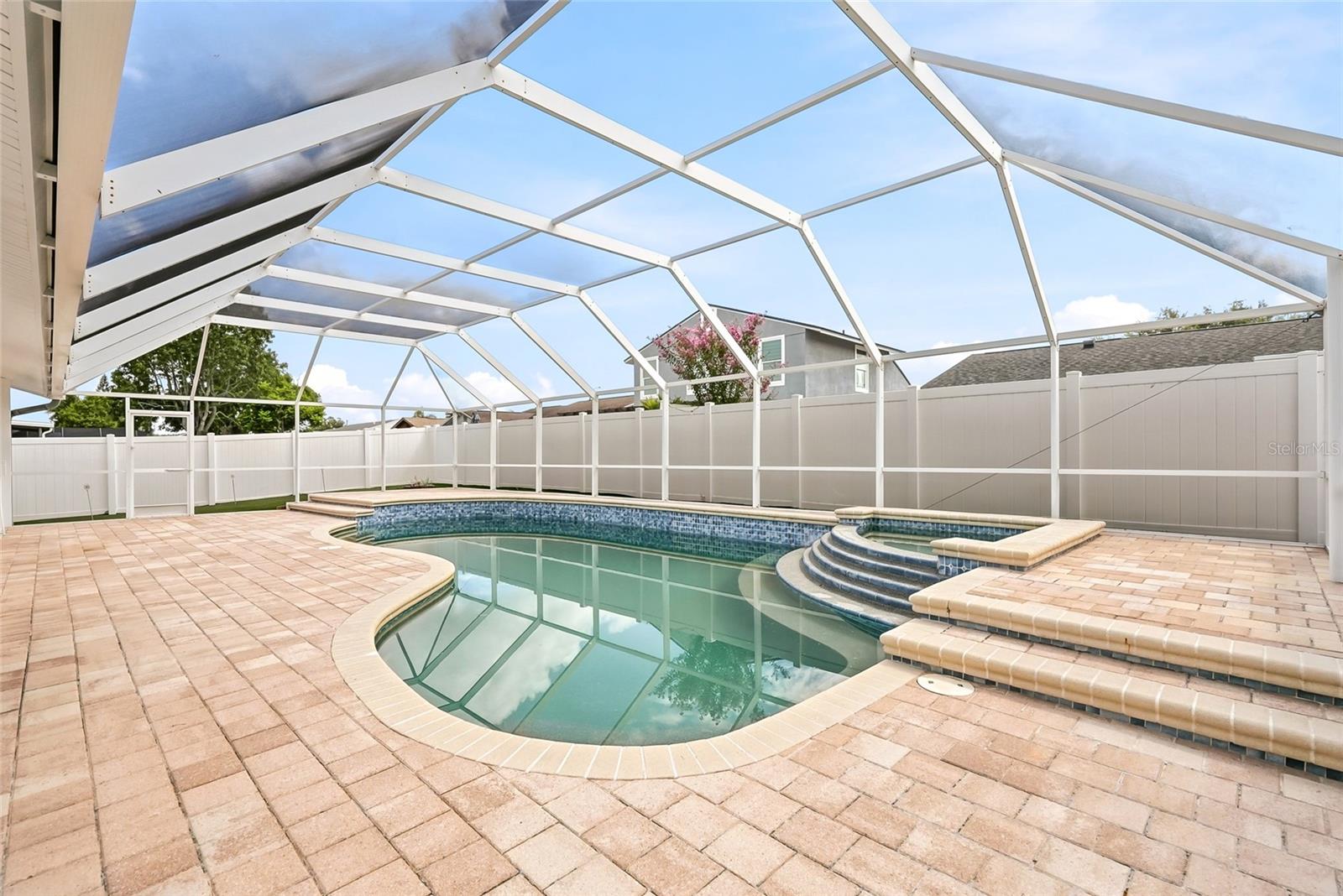 12511 CARDIFF DR — photo 3