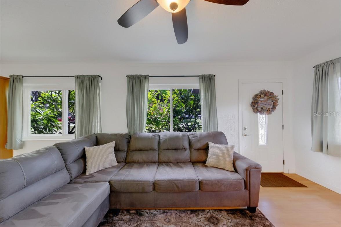 2773 BELLE HAVEN DR — photo 4