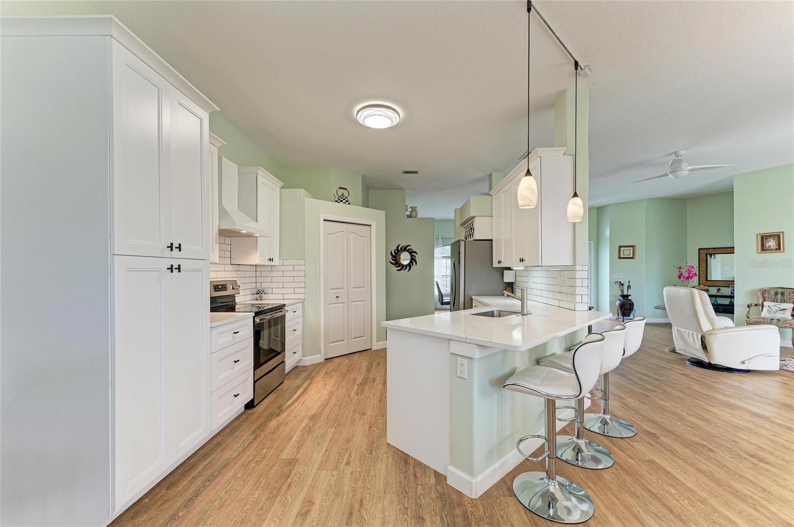 7102 42ND CT E — photo 2