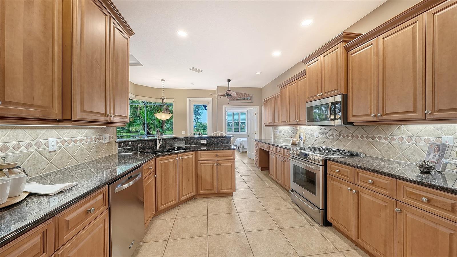649 CRANE PRAIRIE WAY — photo 20